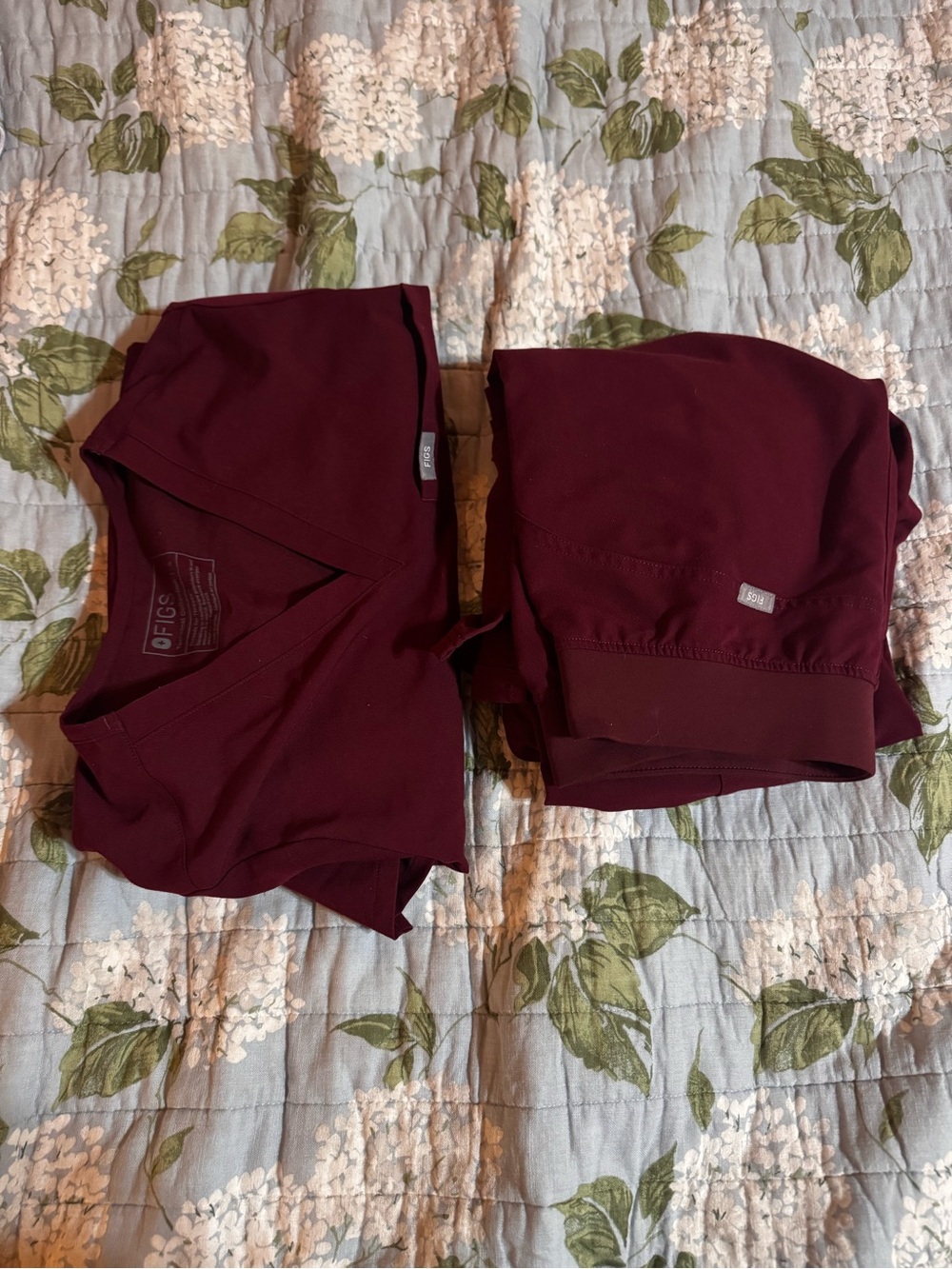 FIGS Women’s Burgundy Scrub Set, Catarina Top Small & Kade Cargo Bottoms Medium
